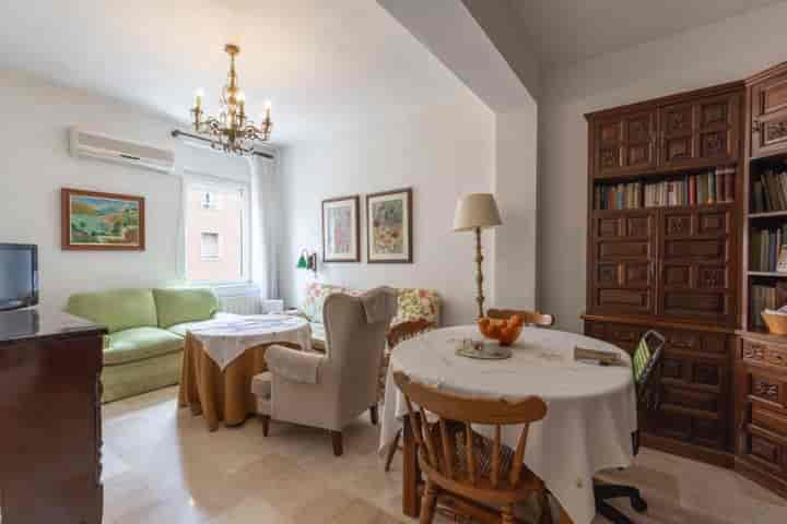 Spacious 5-Bedroom Apartment Near Pureza de María School