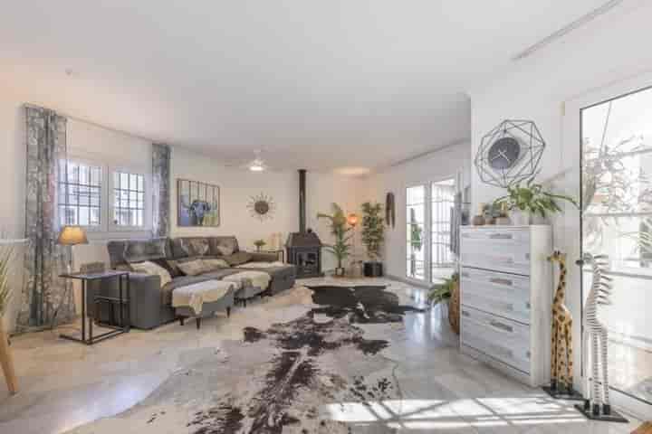 Charmig 3 sovrum Bungalow i Silver Lake