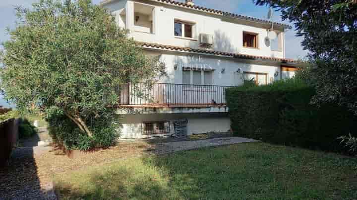 Charming Family Home in Palau Sacosta, Girona