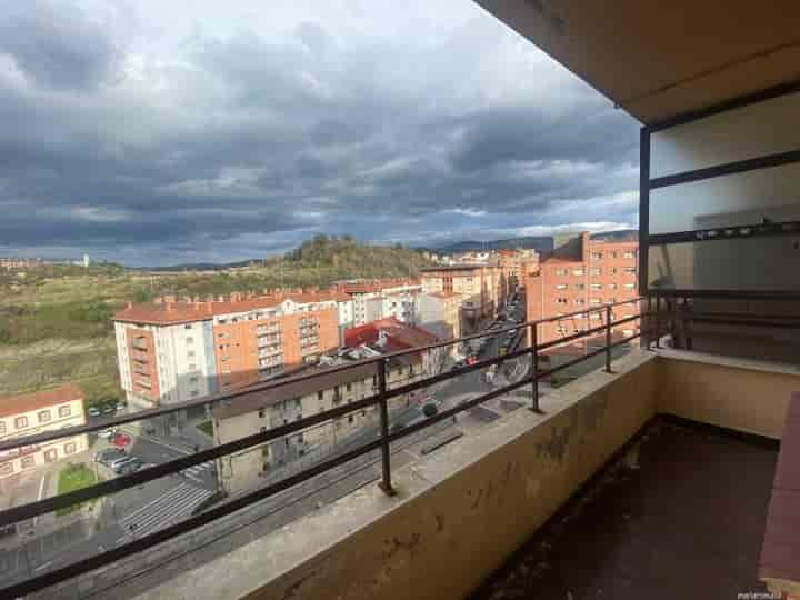 Spacious 3-Bedroom Flat in Quiet Bilbao - Amazing Views!