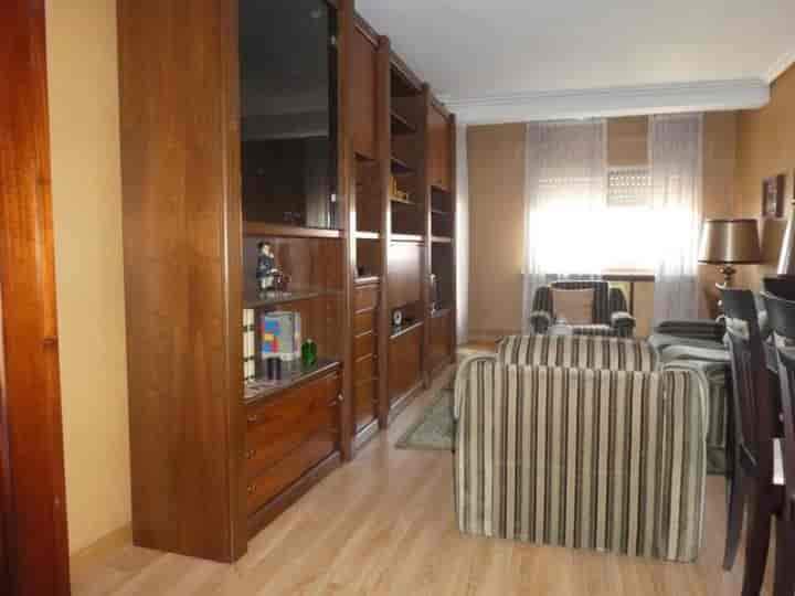 Spacious 4-Bedroom Apartment in Central Tudela, Navarra