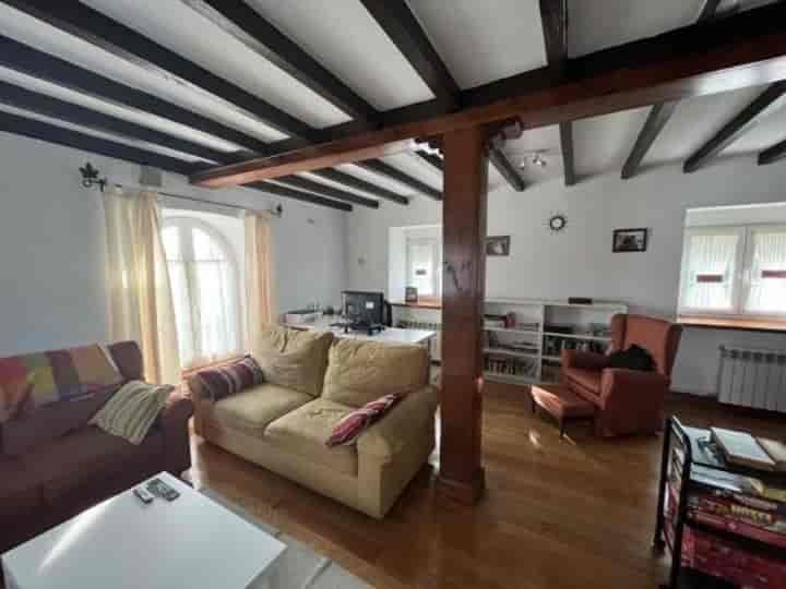 Charming Corner Townhouse in Requejada - Perfect for Family Living!