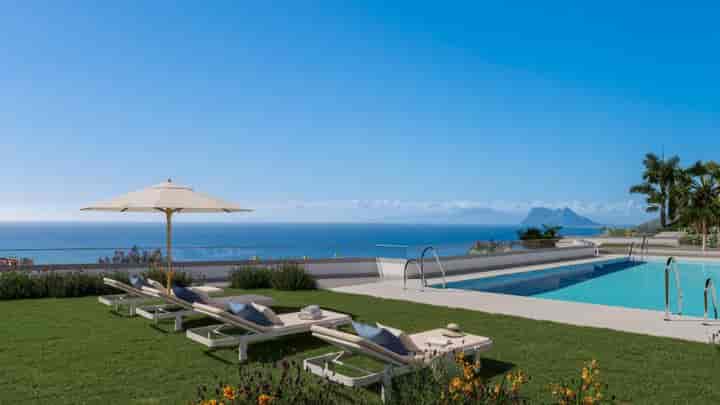 Stunning Townhouse i Bahia de las Rocas, nära Torreguadiaro