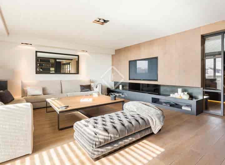 Stunning Duplex Penthouse in Zona Alta, Barcelona