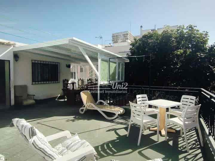 Charming House for Sale in Schamann, Perfect Location Near Pedro Infinito Avenue