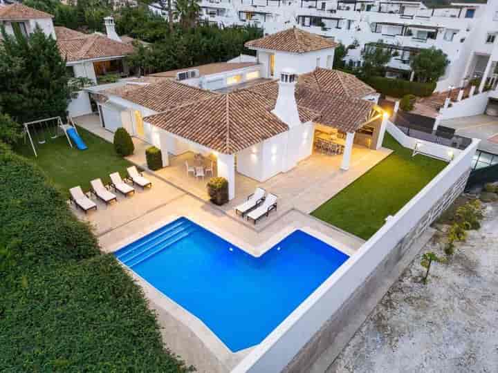 Stunning 4-Bedroom Villa in Bel-Air, Estepona