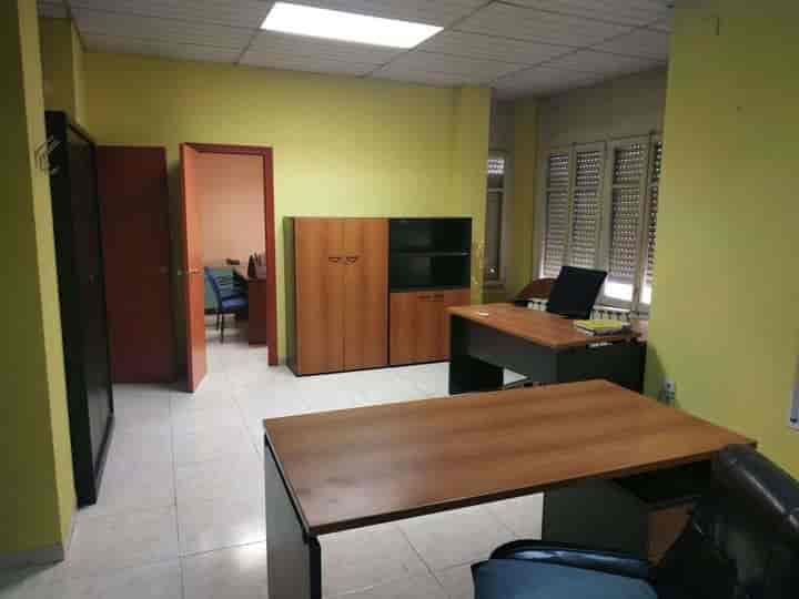 Spacious Office Conversion Opportunity in Central Reus Near Hotel Gaudí