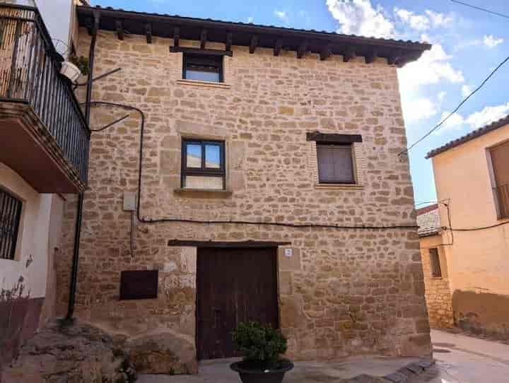 Charming Renovated House in Cretas - 249 m² with Patio