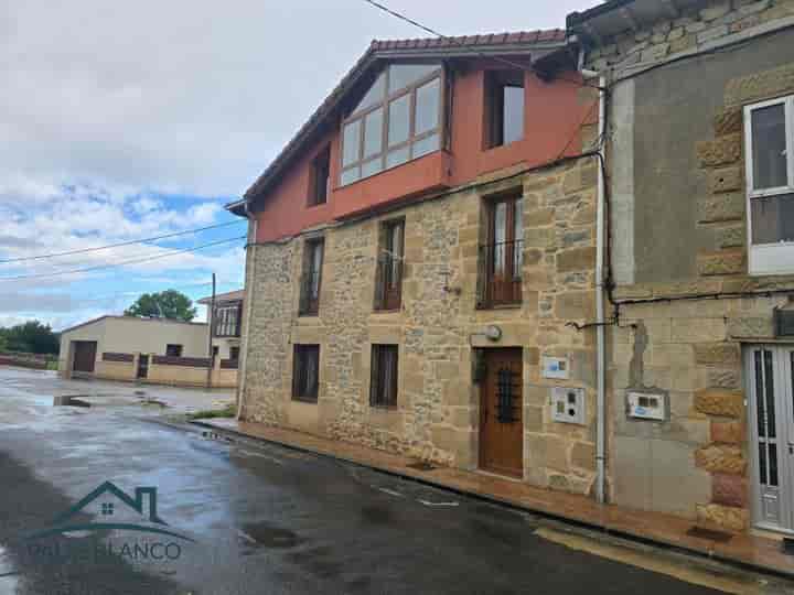 Charming 3-Storey Townhouse in Soncillo, Burgos