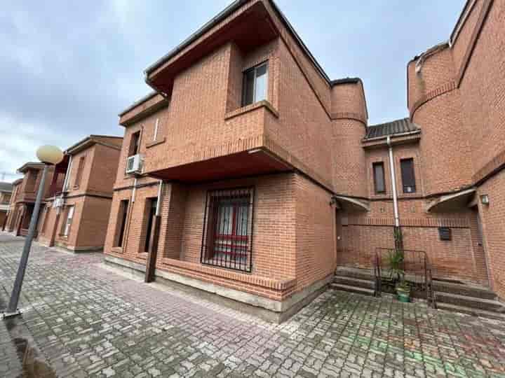 Charming Family Home in Plaza La Constitución, Cadreita