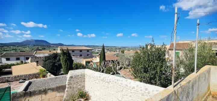 Charming Semi-Reformed Village House in Montuïri, Palma de Mallorca