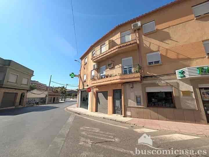 Cozy 2-Bedroom Apartment on Avenida Andrés Segovia, Linares