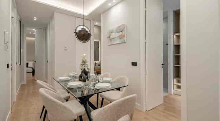 Chic Apartment at Divino Pastor 14 in Madrid's Universidad-Centro