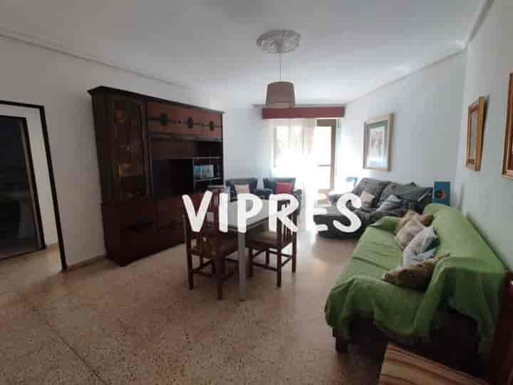 Spacious 4-Bedroom Apartment in Prime Cáceres Location