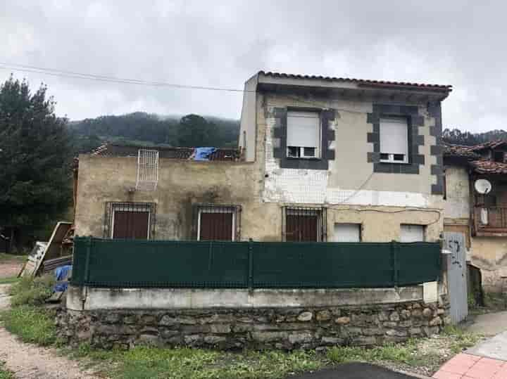 Charming Fixer-Upper in Trubia - 125m2 with 4 Bedrooms!