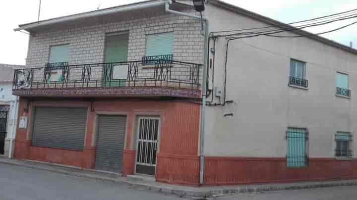 Charming Semi-Detached House for Sale in Casas de Fernando Alonso, Cuenca