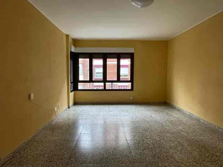 Charming 4-Bedroom Apartment in Temple, Ponferrada