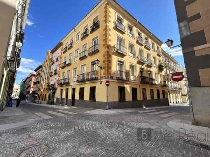 Charming Fully Renovated Apartment in San Hermenegildo, Madrid