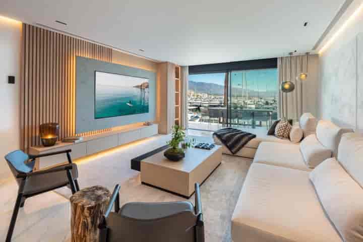 Stunning Apartment with Sea Views in Puerto Banus