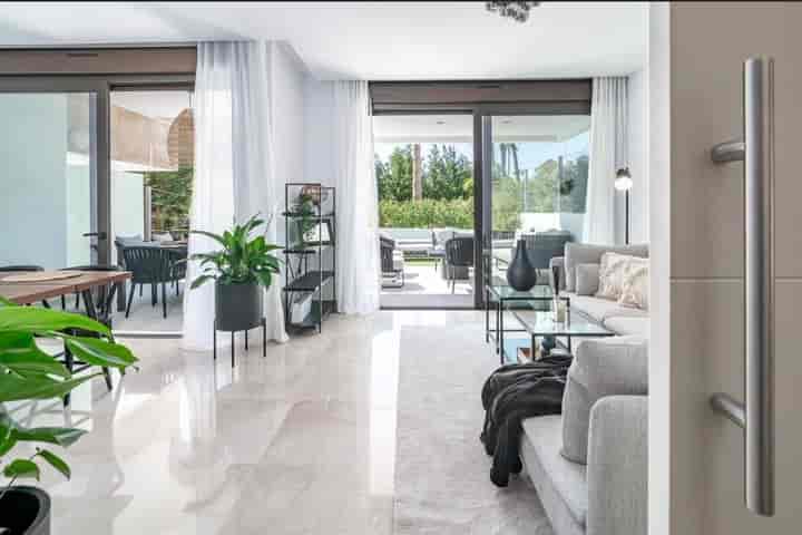 Modern 4 sovrum Townhouse i Nueva Andalucía