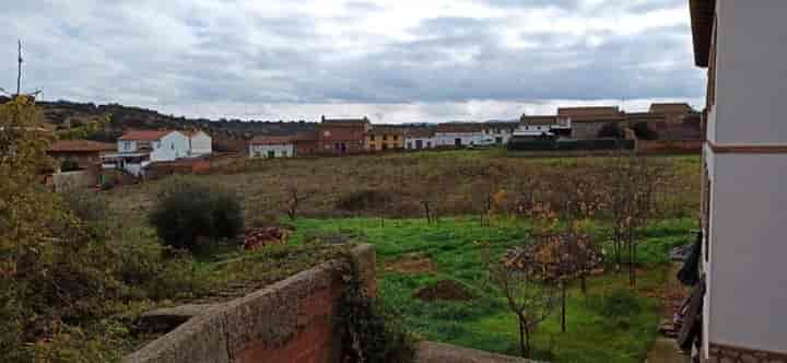 Cozy 3-Bedroom House in Navalpino Near Cabañeros National Park