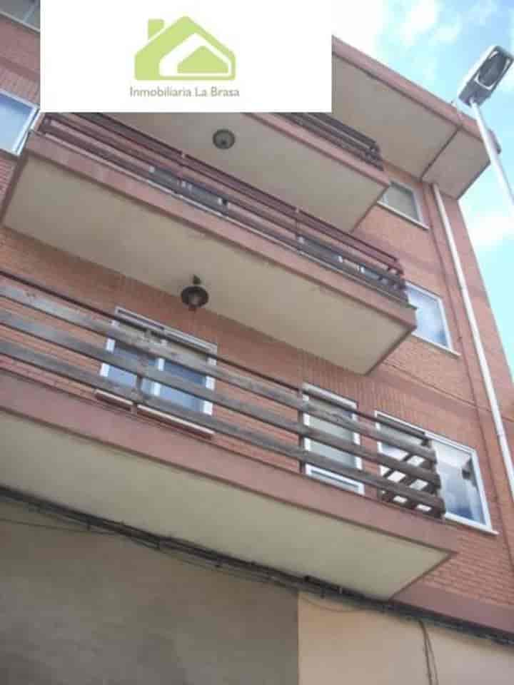 Spacious 4-Bedroom Apartment in San Lázaro, Zamora