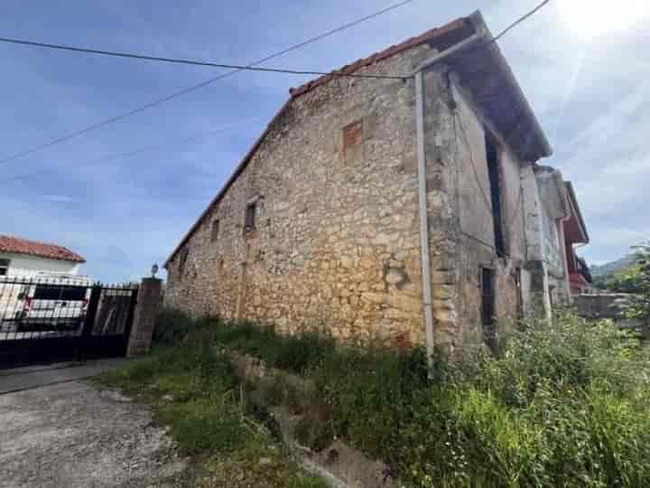 Renovation Opportunity in Charming Cabarceno, Just Minutes from Santander!