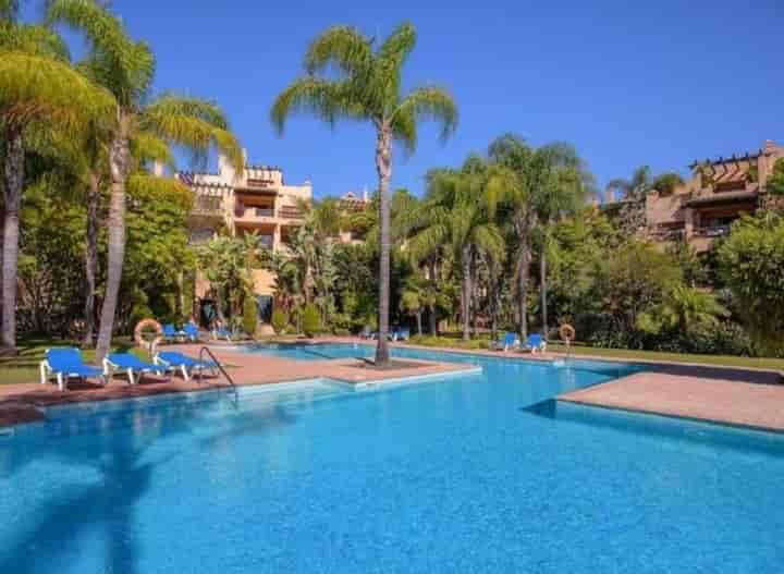 Charmante 2-Zimmer-Apartment in El Real de El Campanario, Estepona