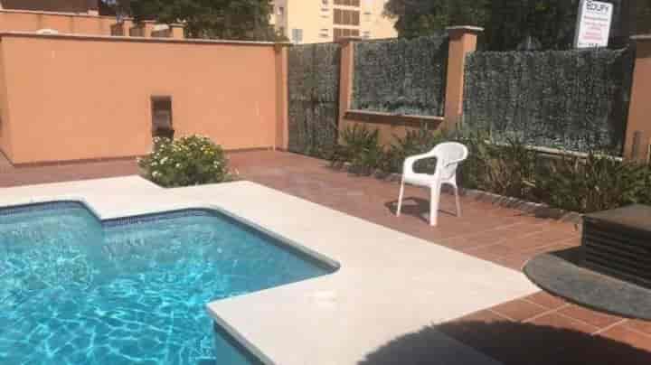 Geräumige 3-Zimmer-Wohnung in Estepona Nur 450m vom Strand entfernt!