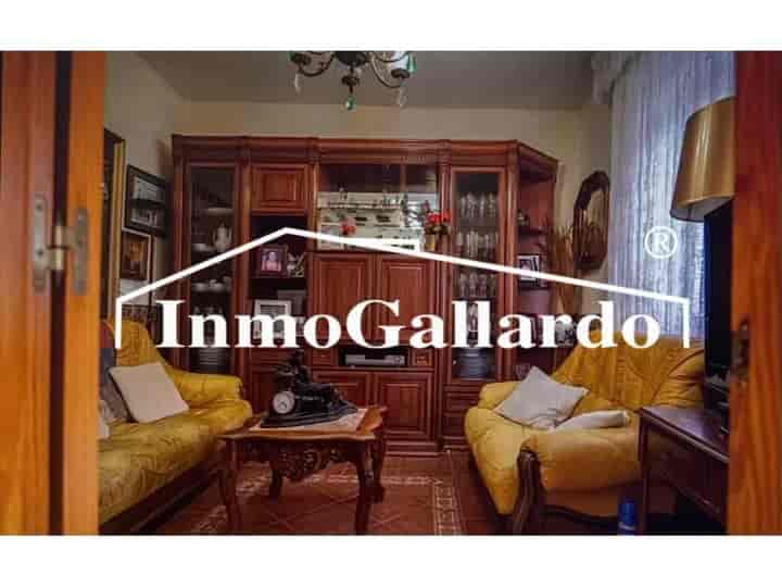 Spaziosa casa di 5 Camere da Letto in una posizione Prime