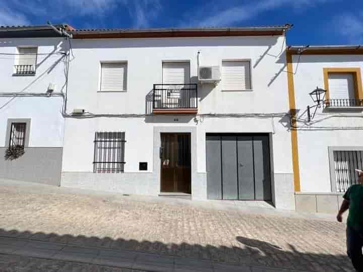 Dream Home Awaits You in Belalcázar - Spacious 5-Bedroom Oasis!