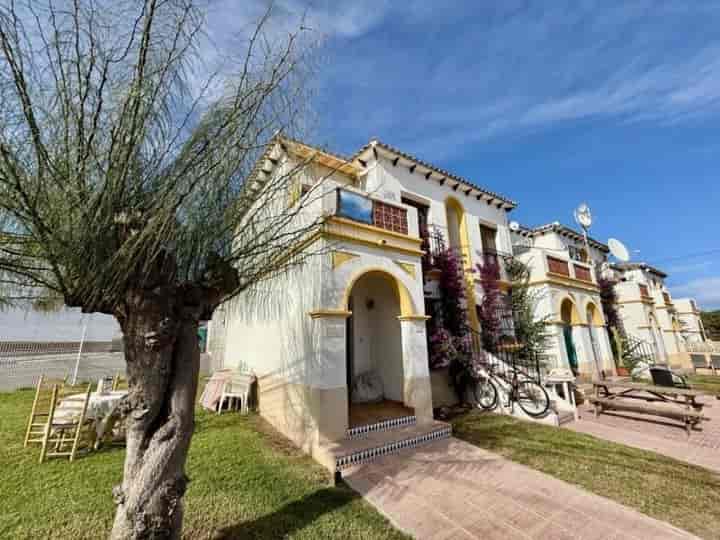 Sunny Top-Floor Apartment Near Villamartin Plaza & Golf Course