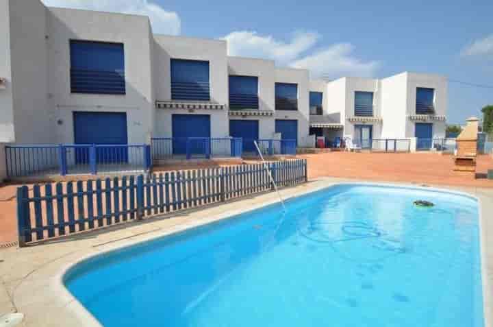 Charming 2-Bedroom Townhouse in Alcanar, Just Steps from the Beach!