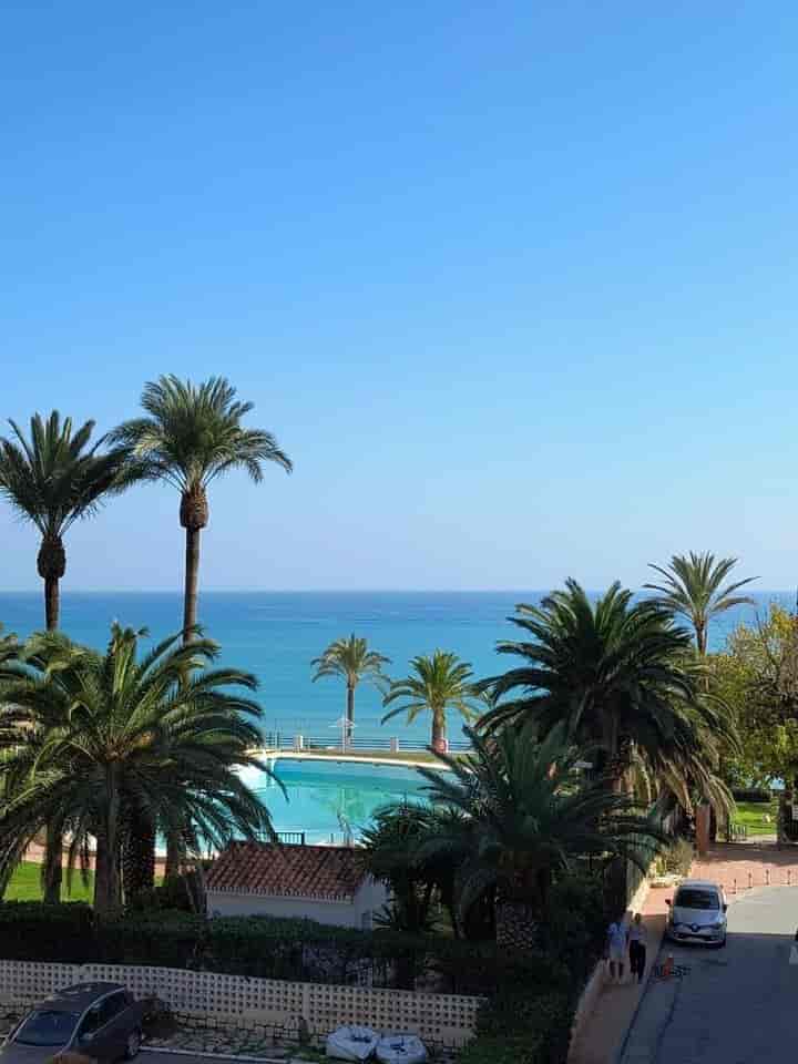 Sunny 1-Bedroom Beach Apartment in Costa del Sol