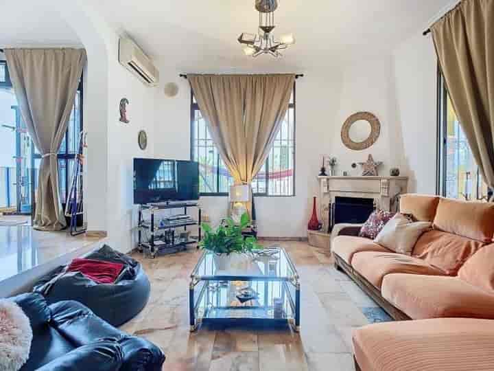 Cozy Bungalow i Sunnyvale - Ditt drömhem väntar!