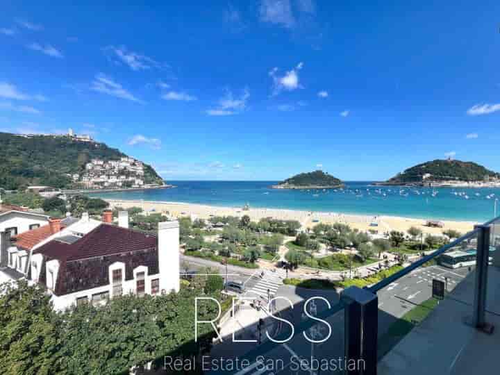 Stunning 2-Bedroom Apartment with Views in El Antiguo, San Sebastián