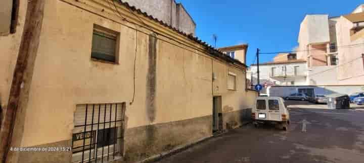 Fixer-Upper in San Lázaro, Zamora - 120 m² for Sale!