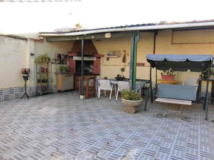 Charming Family Home in Fernancaballero, Ciudad Real