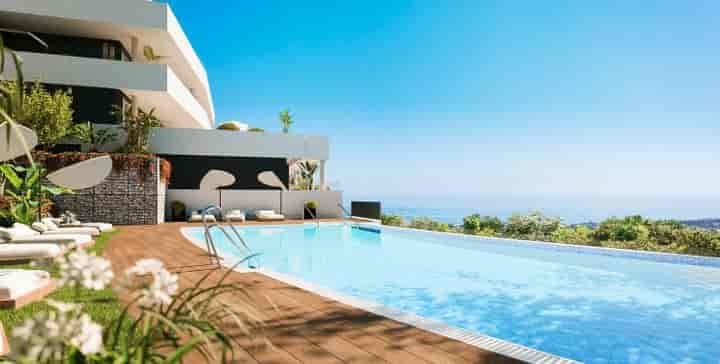 Modern 2-Bed Ground Floor Apartment in Marbella - Perfect Location!