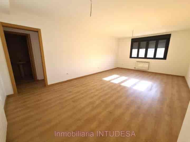 Spacious 3-Bed Flat in Cascante, Navarra – Calle Victoria