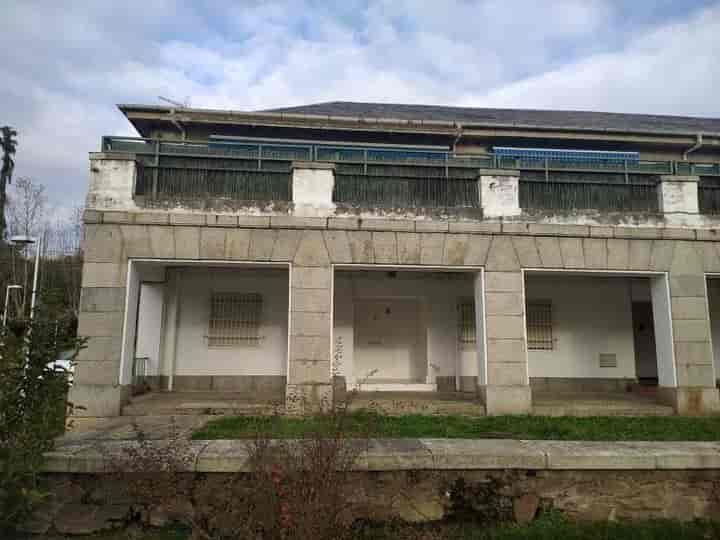 Cozy Fixer-Upper in Compostilla, Ponferrada