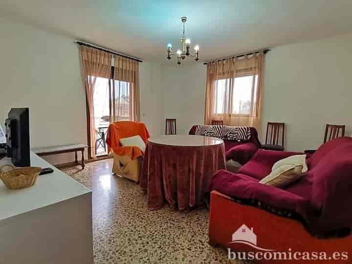 Sunny 3-Bedroom Flat on Calle Julio Burell, Linares, Jaén