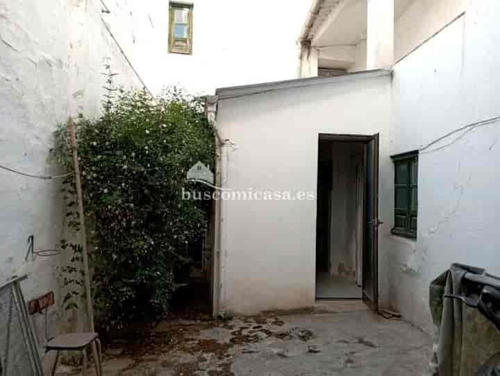 Renovation Opportunity: Spacious Townhouse in San Roque