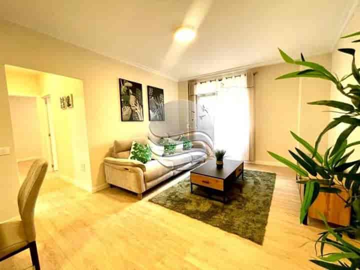 Modern 3-Bedroom Apartment in Central Santa Cruz