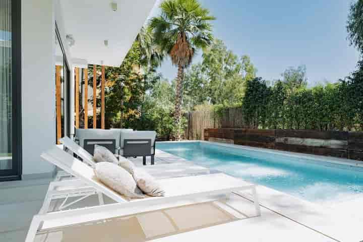 Chic 2-Storey Villa in Marbella - Perfect for Investors!