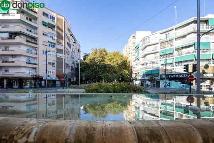 Cozy 2-Bedroom Apartment on Avenida de Don Bosco, Granada