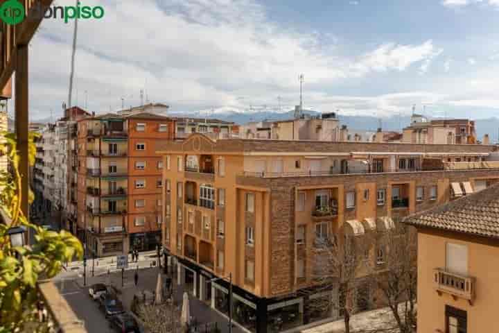 Spacious 4-Bedroom Apartment in Granada City Center - Calle Alhamar