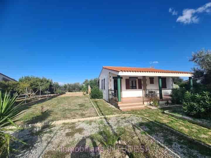 Charming Leisure Cabin with Garden in Barillas, Just 12 km from Tudela