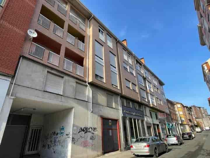 Spacious 3-Bedroom Apartment with Terrace in Ponferrada High Zone