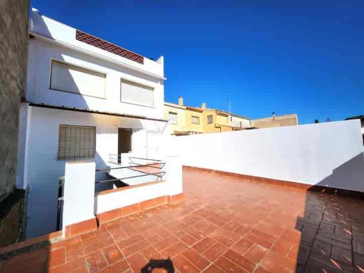 Charming Townhouse in the Heart of Salomó